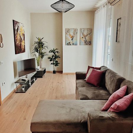 Cozy Rooftop Apartment - Your Home, Away From Home! Тирана Екстер'єр фото
