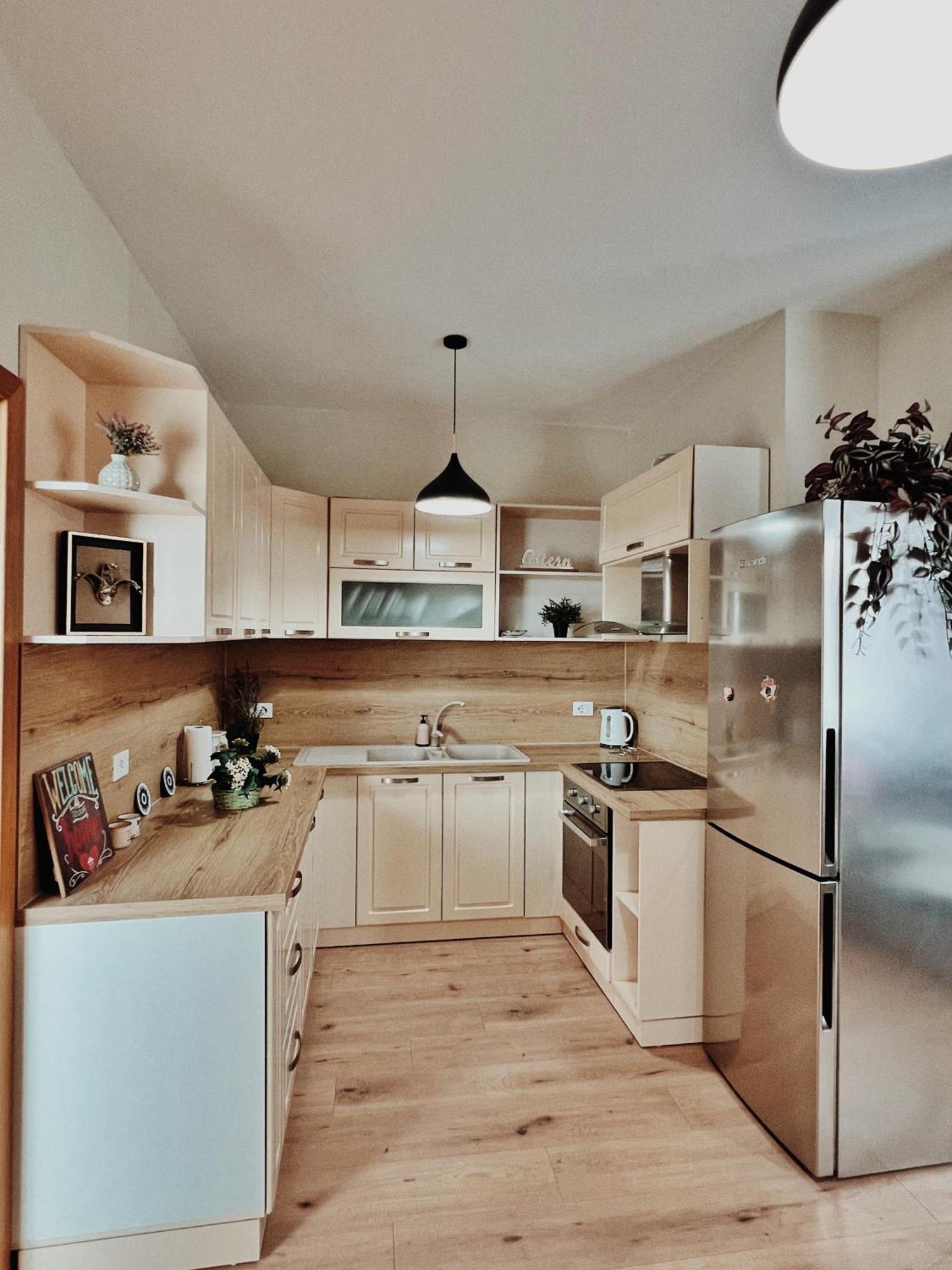 Cozy Rooftop Apartment - Your Home, Away From Home! Тирана Екстер'єр фото
