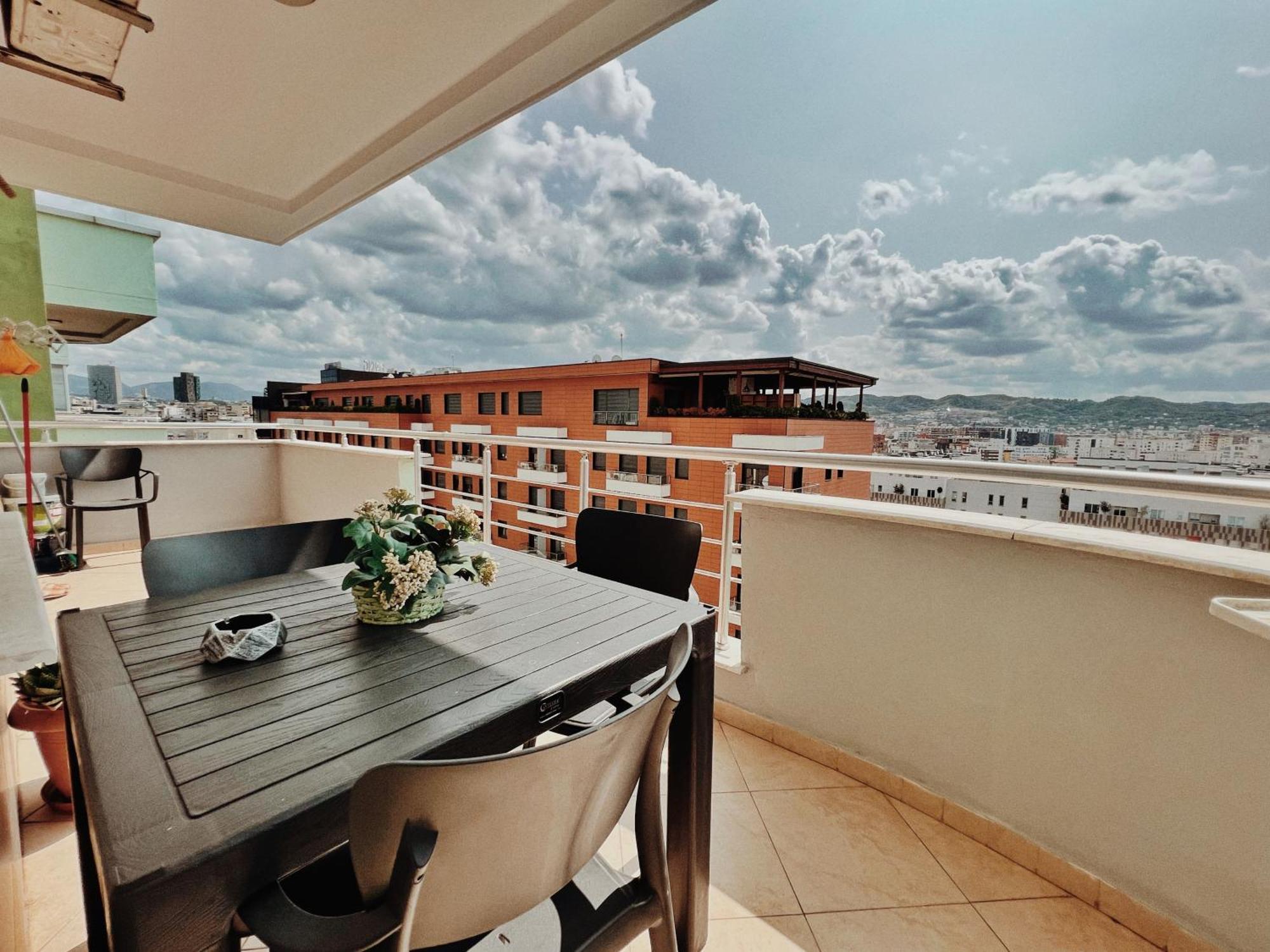 Cozy Rooftop Apartment - Your Home, Away From Home! Тирана Екстер'єр фото