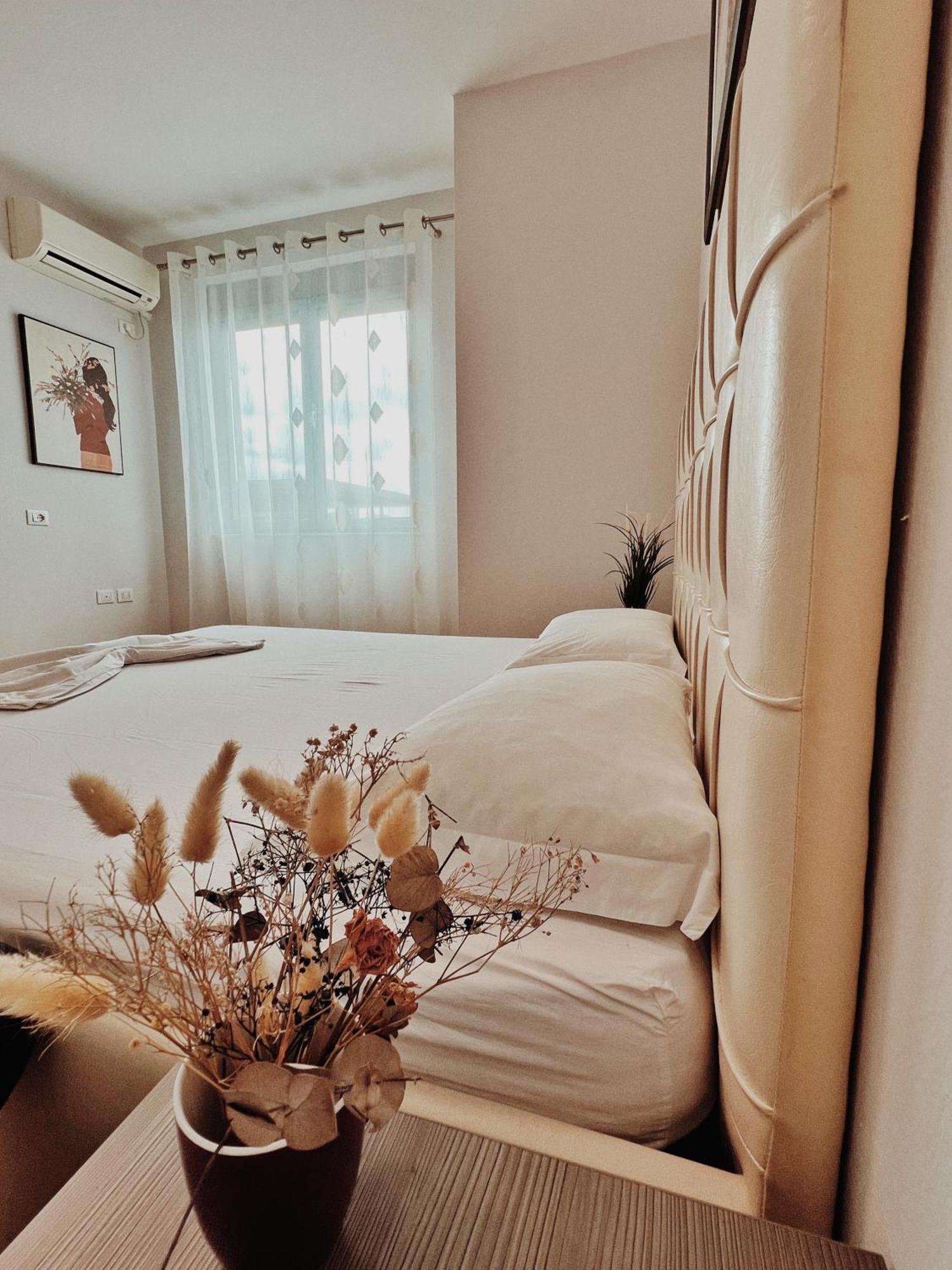 Cozy Rooftop Apartment - Your Home, Away From Home! Тирана Екстер'єр фото